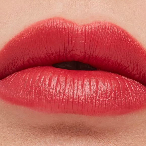 MAC Cosmetics Limited Edition Lustreglass Lipstick - A Little Curious - Picture 2 of 5